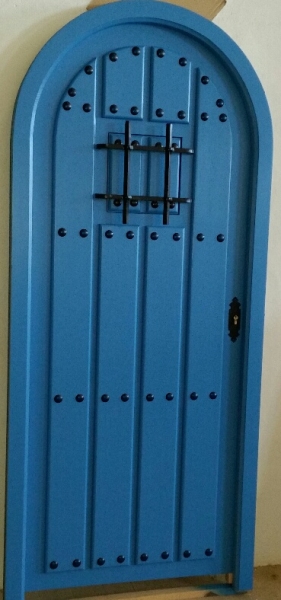 Puerta medio punto azul | Ventanas Rústicas